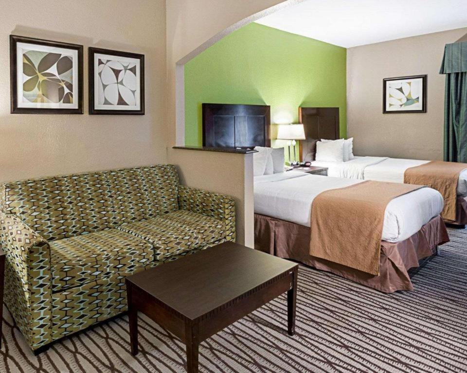 Quality Suites Салфер Экстерьер фото