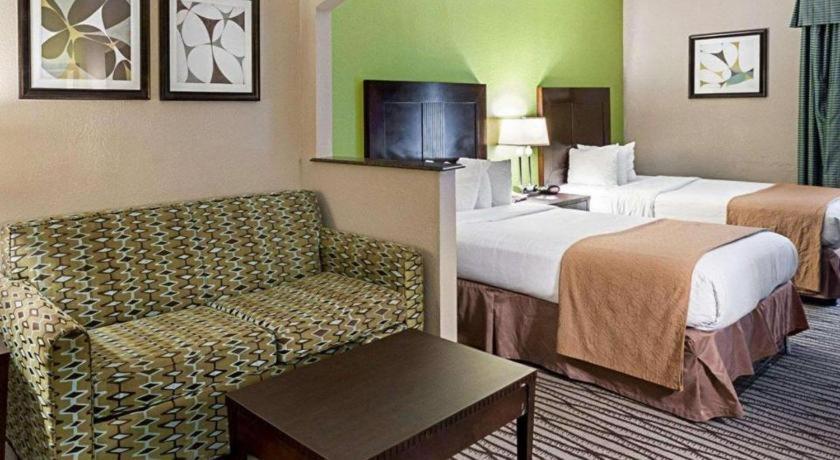 Quality Suites Салфер Экстерьер фото