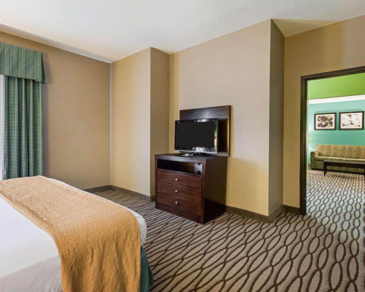 Quality Suites Салфер Экстерьер фото